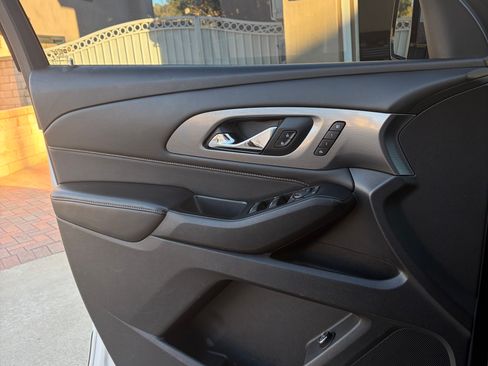 Used 2018 Chevrolet Traverse Premier w/ Driver Confidence II Package image 8