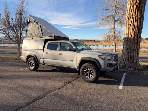 Used 2019 Toyota Tacoma TRD Off-Road image 24