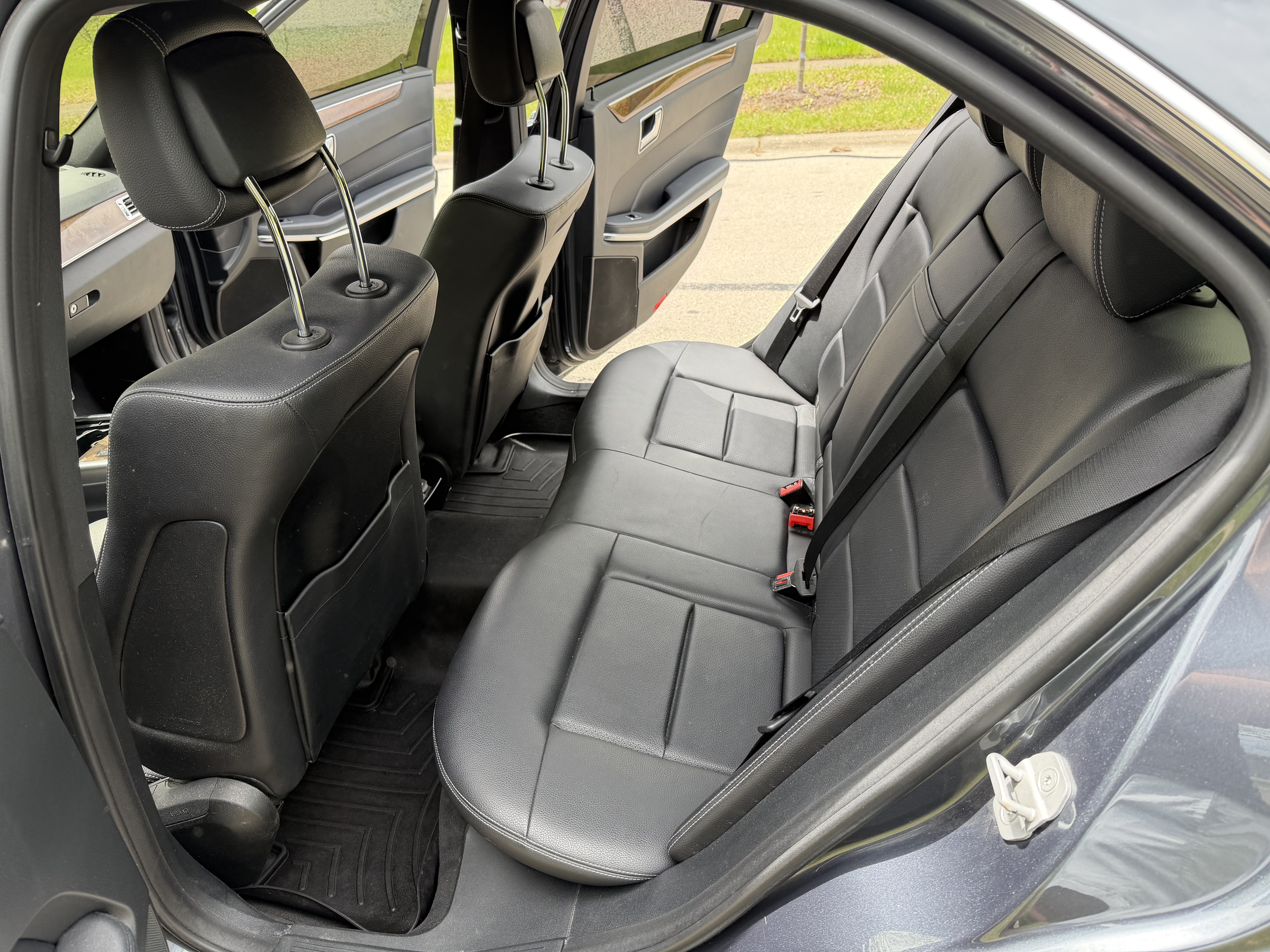 Used 2014 Mercedes-Benz E 350 4MATIC Sedan image 10