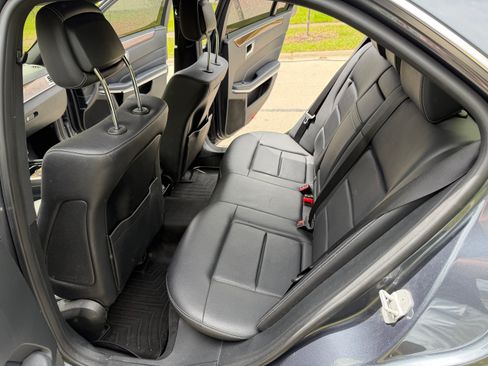 Used 2014 Mercedes-Benz E 350 4MATIC Sedan image 10