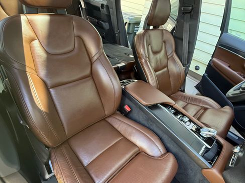 Used 2021 Volvo XC90 T8 Inscription image 18