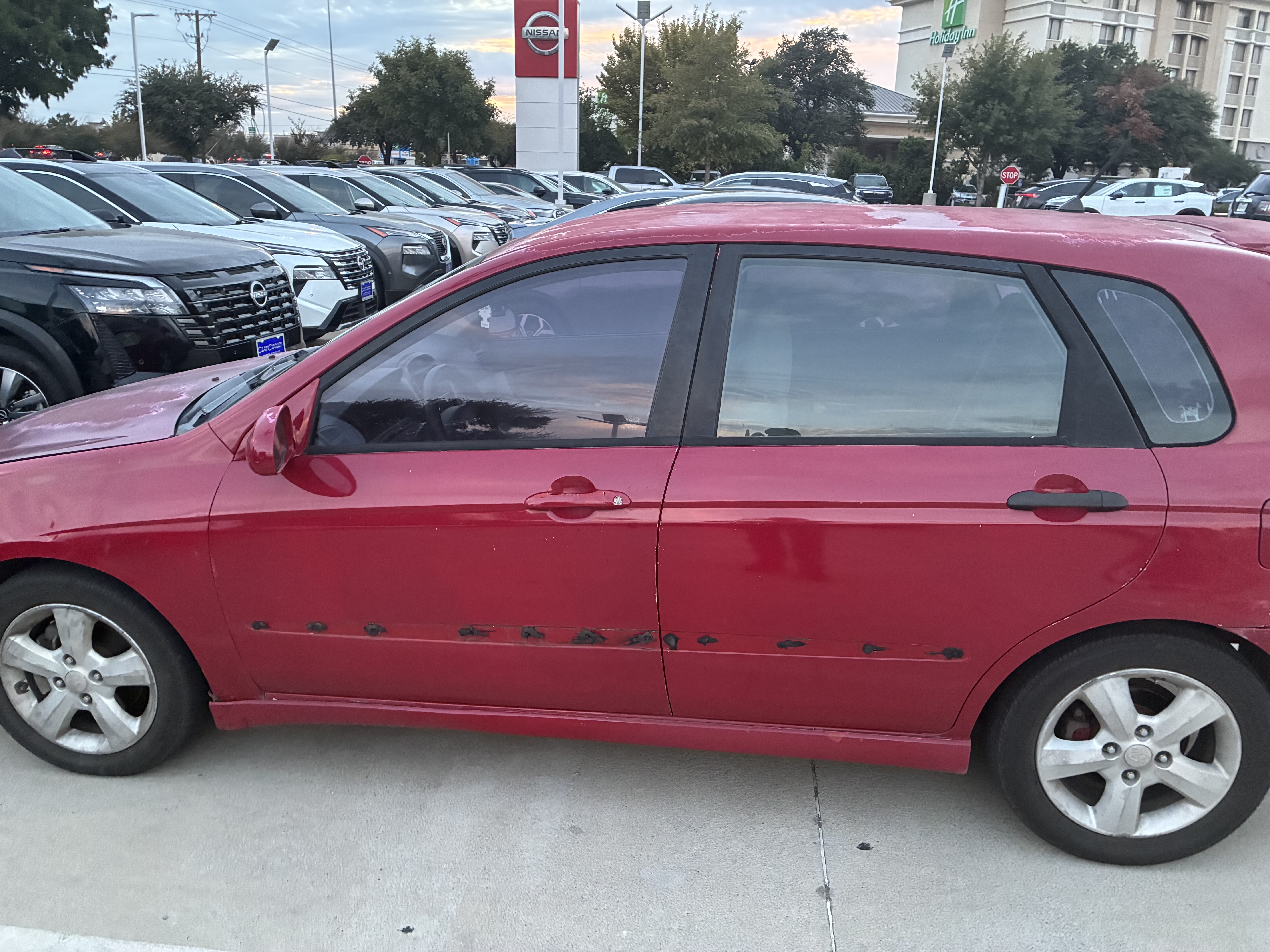Used 2005 Kia Spectra5 FWD image 7