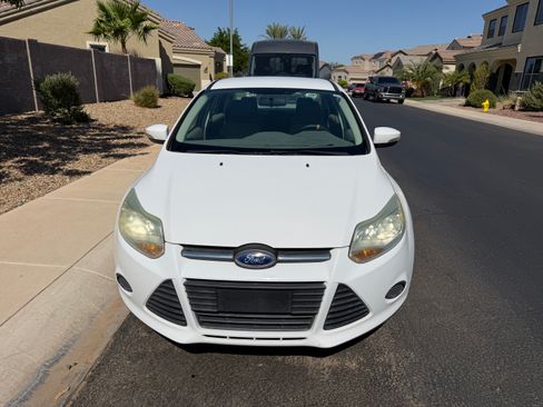 Used 2014 Ford Focus SE FWD image 1