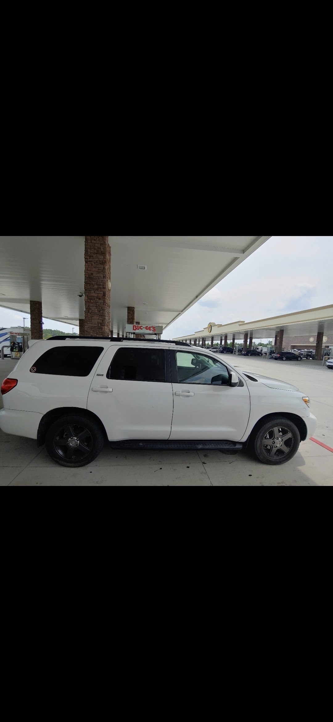 Used 2016 Toyota Sequoia SR5 w/ Sport Appearance Package AWD/4WD image 17