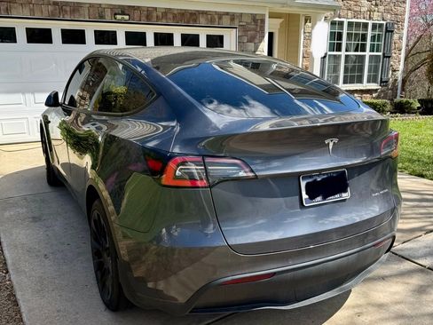Used 2021 Tesla Model Y Long Range image 7