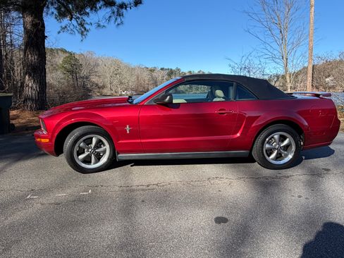 Used 2006 Ford Mustang Premium image 12