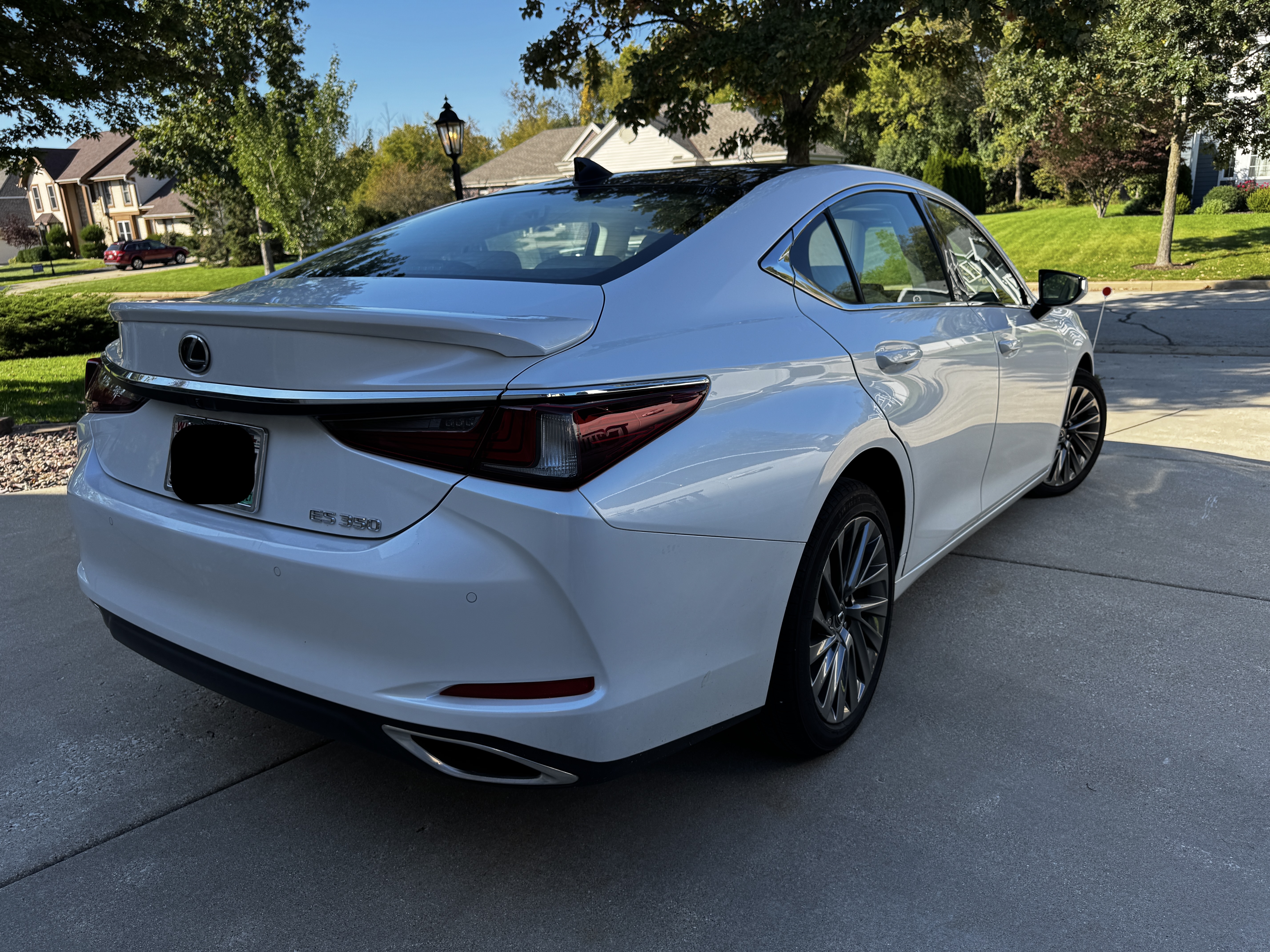 Used 2025 Lexus ES 350 w/ Luxury Package FWD image 5