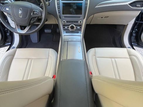 Used 2019 Lincoln MKZ Premiere image 11