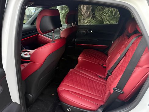 Used 2025 Genesis GV80 3.5T image 9