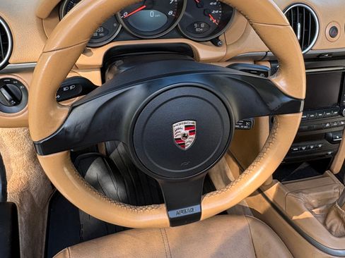 Used 2011 Porsche Boxster RWD image 18
