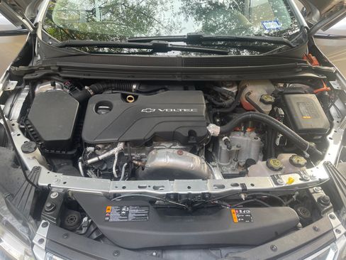 Used 2017 Chevrolet Volt LT w/ Comfort Package image 12