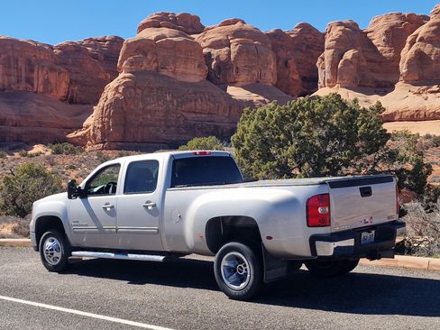 Used 2008 GMC Sierra 3500 SLT image 2