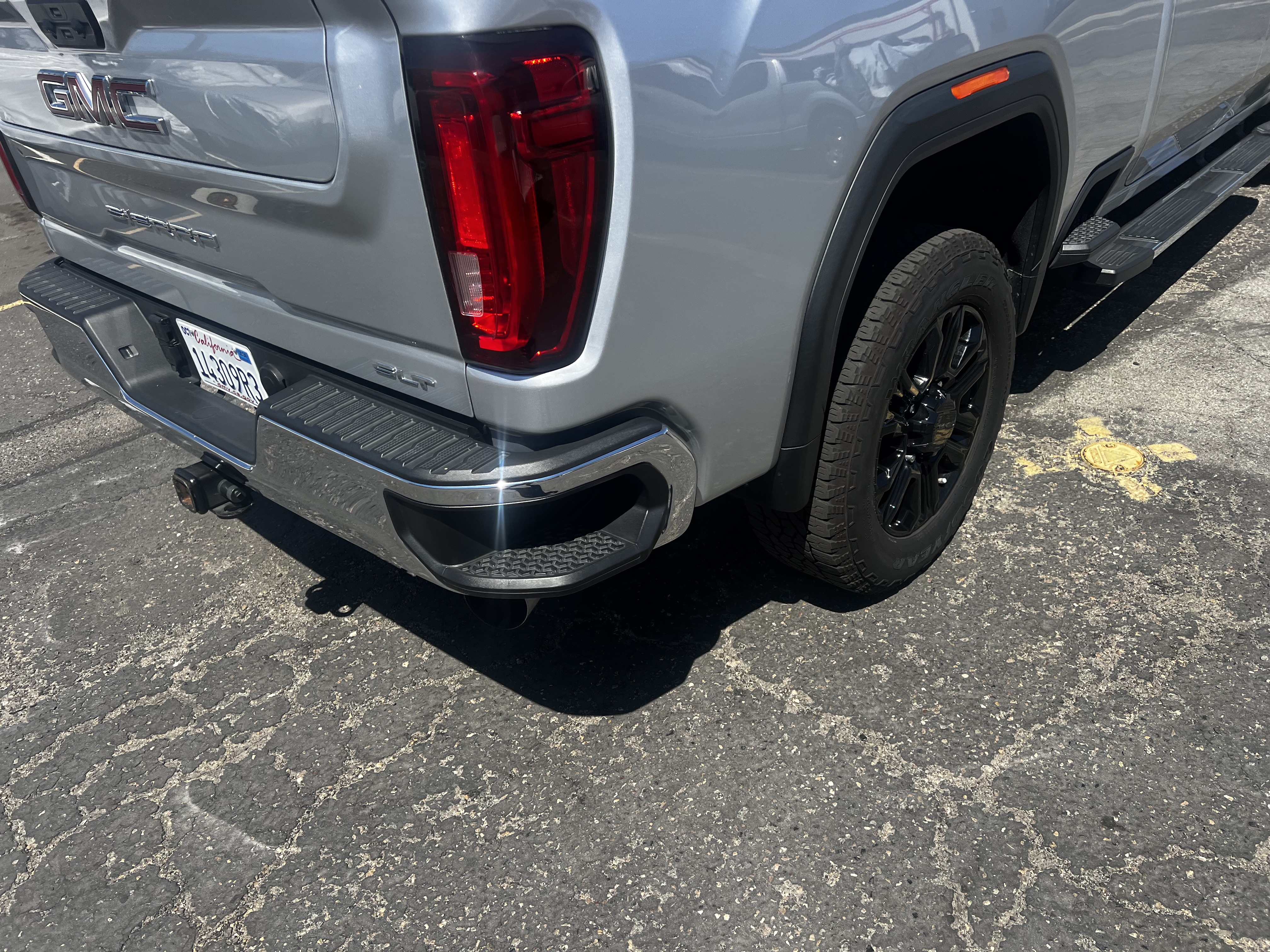 Used 2023 GMC Sierra 2500 SLT w/ SLT Convenience Package RWD image 8