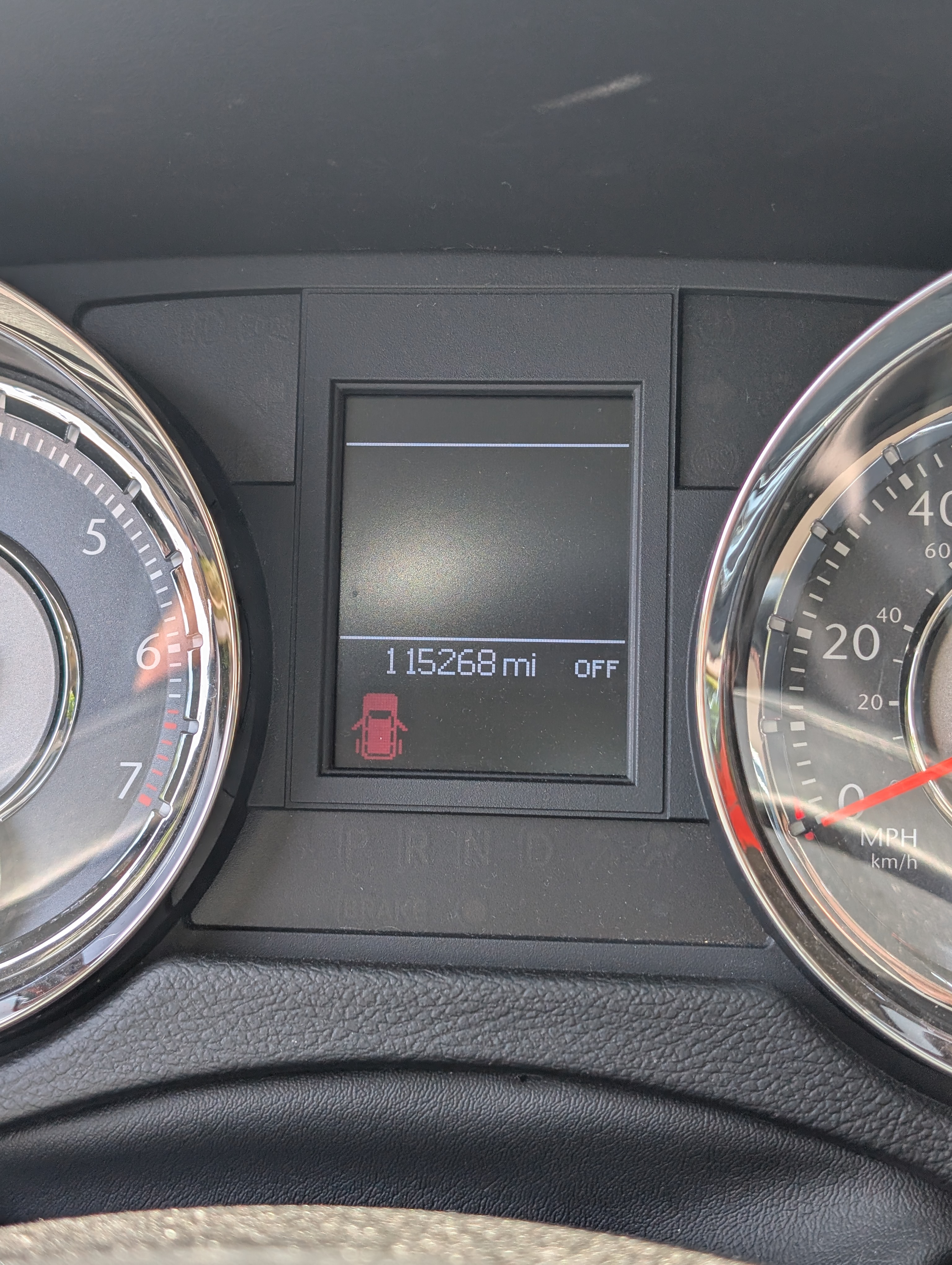 Used 2011 Chrysler Town & Country Touring-L w/ Entertainment Group #2 FWD image 12