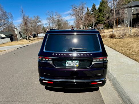 Used 2023 Jeep Grand Wagoneer Series III w/ HD Trailer Tow Package image 5