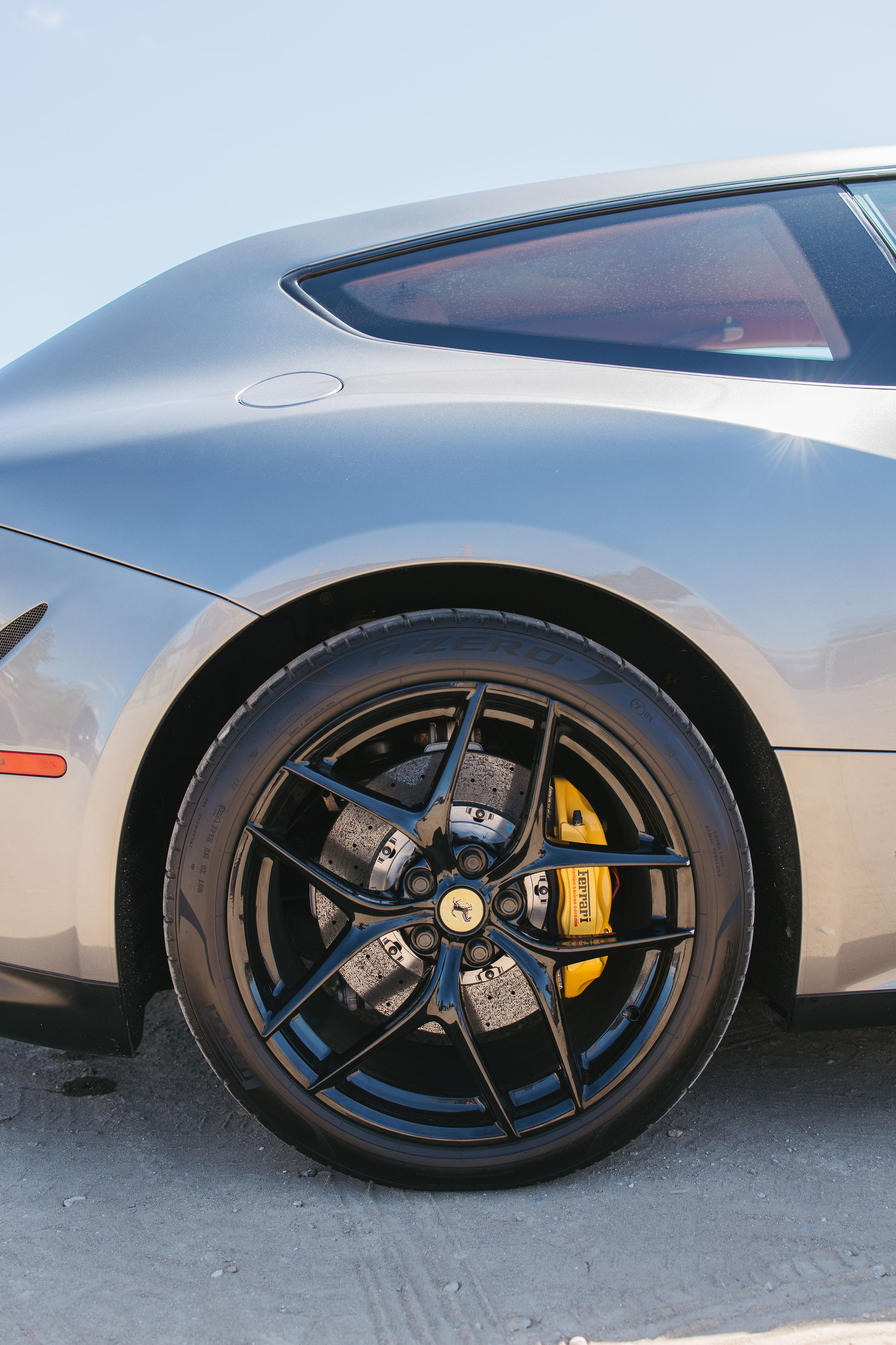 Used 2012 Ferrari FF AWD/4WD image 27
