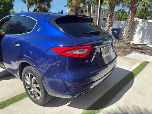 Used 2020 Maserati Levante AWD/4WD image 25