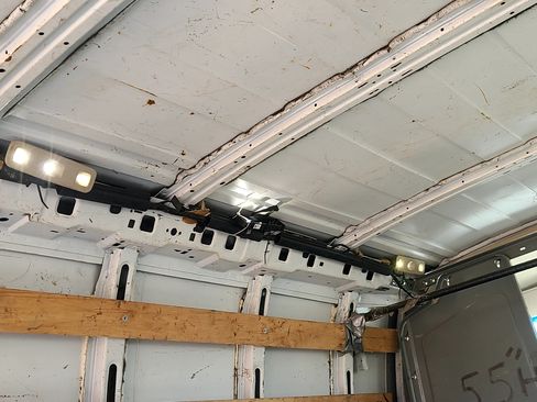 Used 2015 GMC Savana 2500 Van 3D image 8