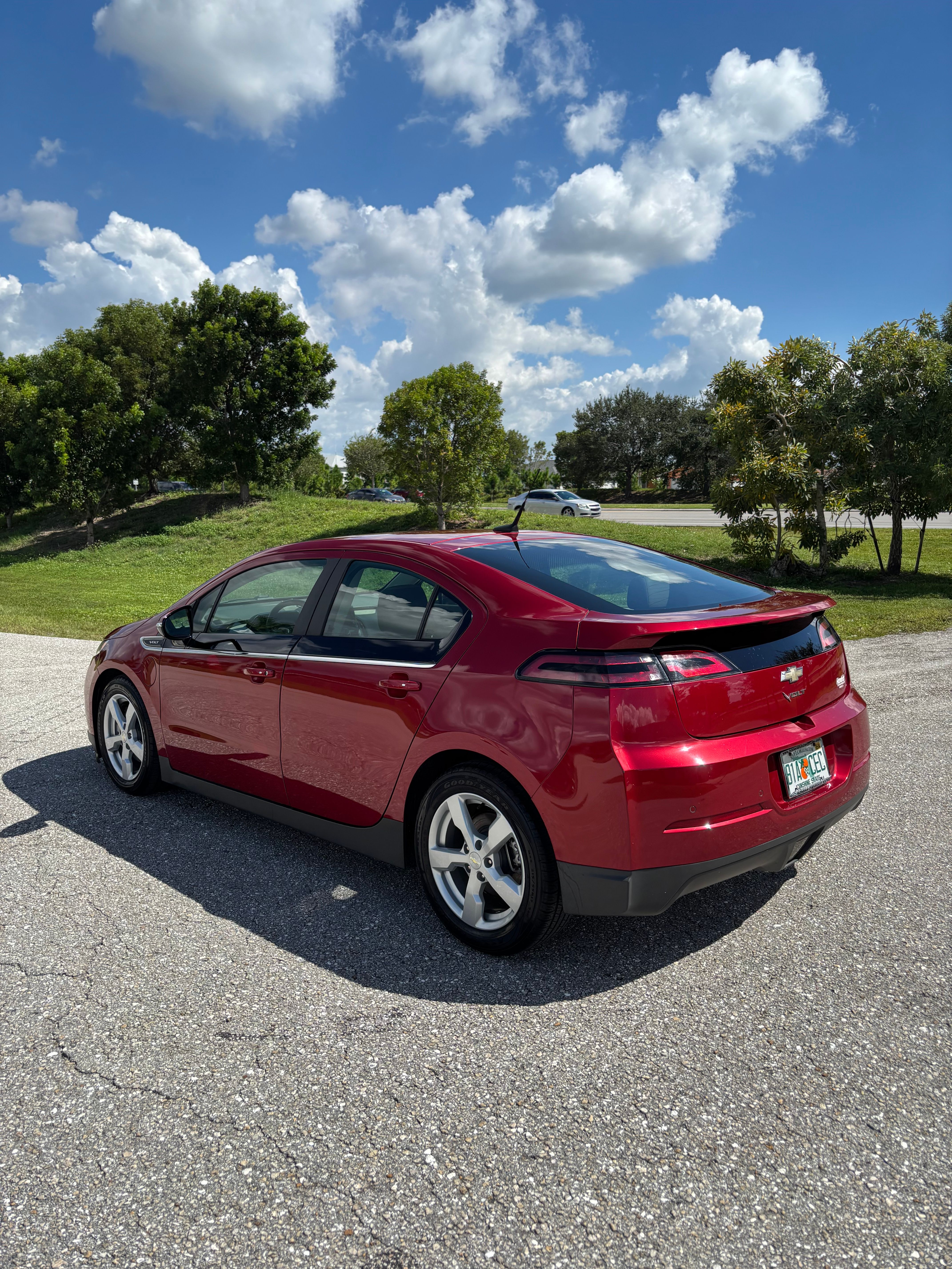 Used 2013 Chevrolet Volt Premium w/ Premium Trim Package FWD image 4