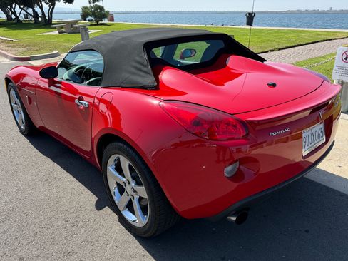 Used 2007 Pontiac Solstice GXP w/ Premium Package image 2