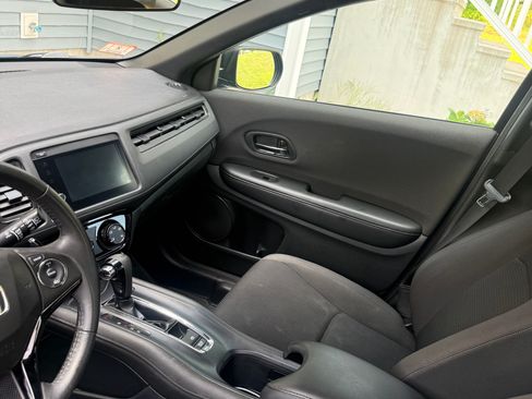 Used 2019 Honda HR-V Sport image 23