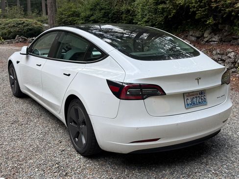 Used 2021 Tesla Model 3 Long Range AWD/4WD image 4
