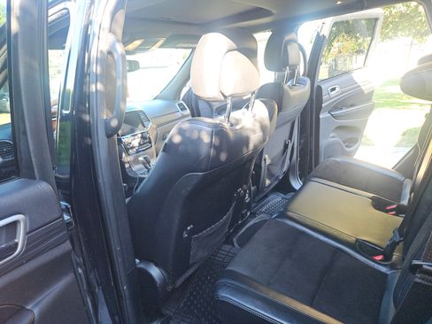 Used 2019 Jeep Grand Cherokee Altitude image 14