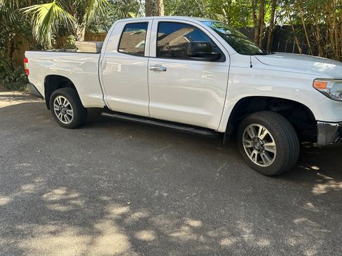Used 2015 Toyota Tundra SR image 6