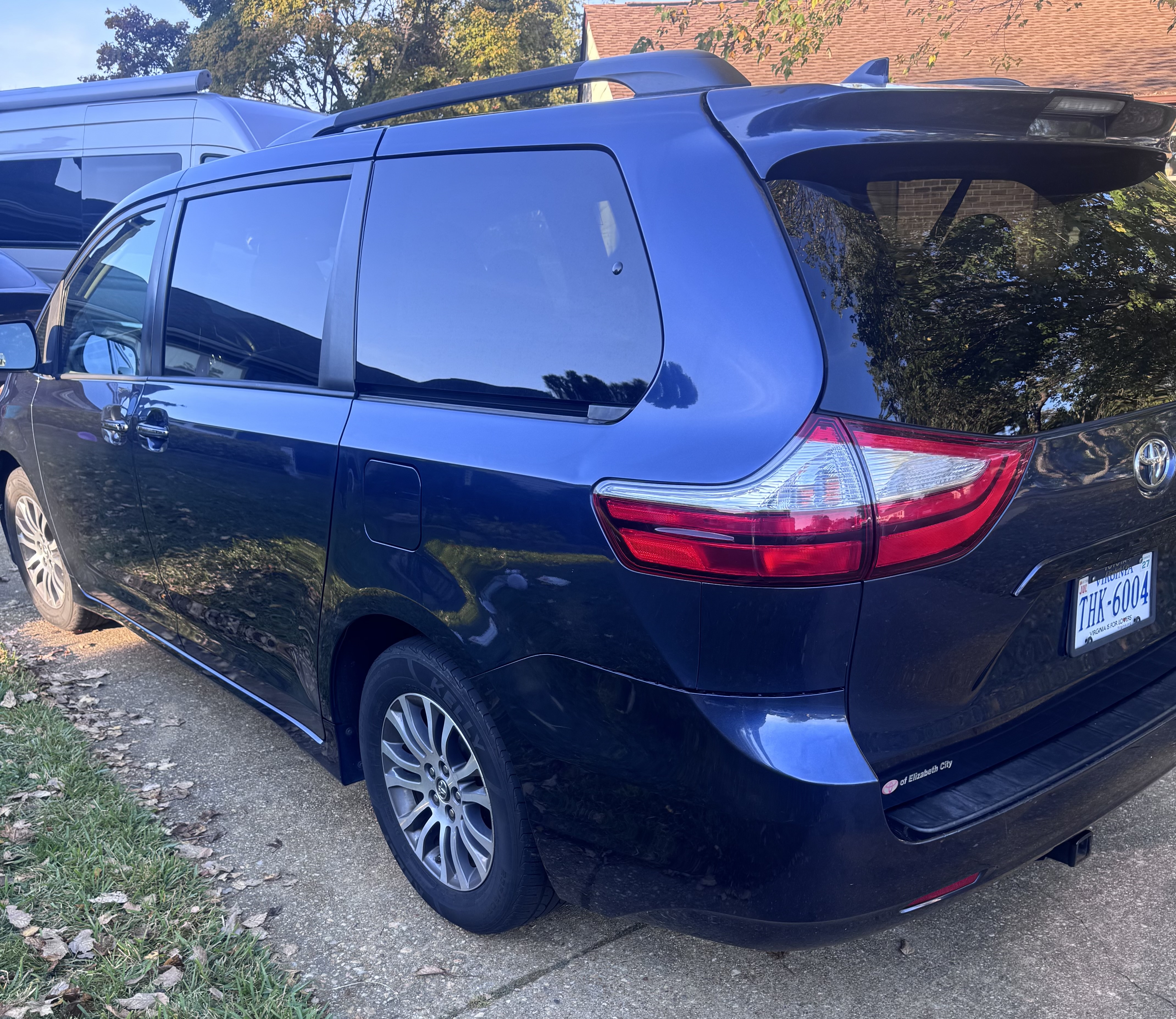 Used 2018 Toyota Sienna XLE FWD image 9