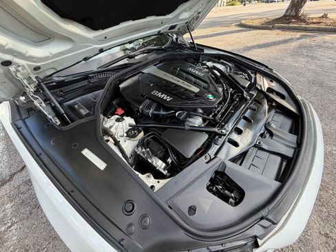 Used 2014 BMW 750i image 11