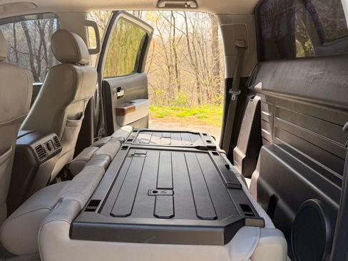 Used 2011 Toyota Tundra Limited w/ Platinum Pkg image 12