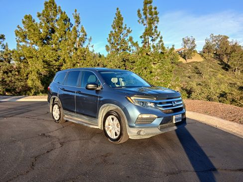 Used 2018 Honda Pilot LX image 4