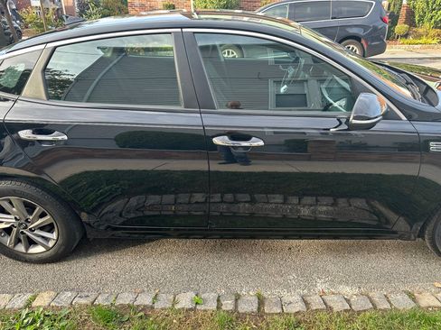 Used 2020 Kia Optima LX image 12