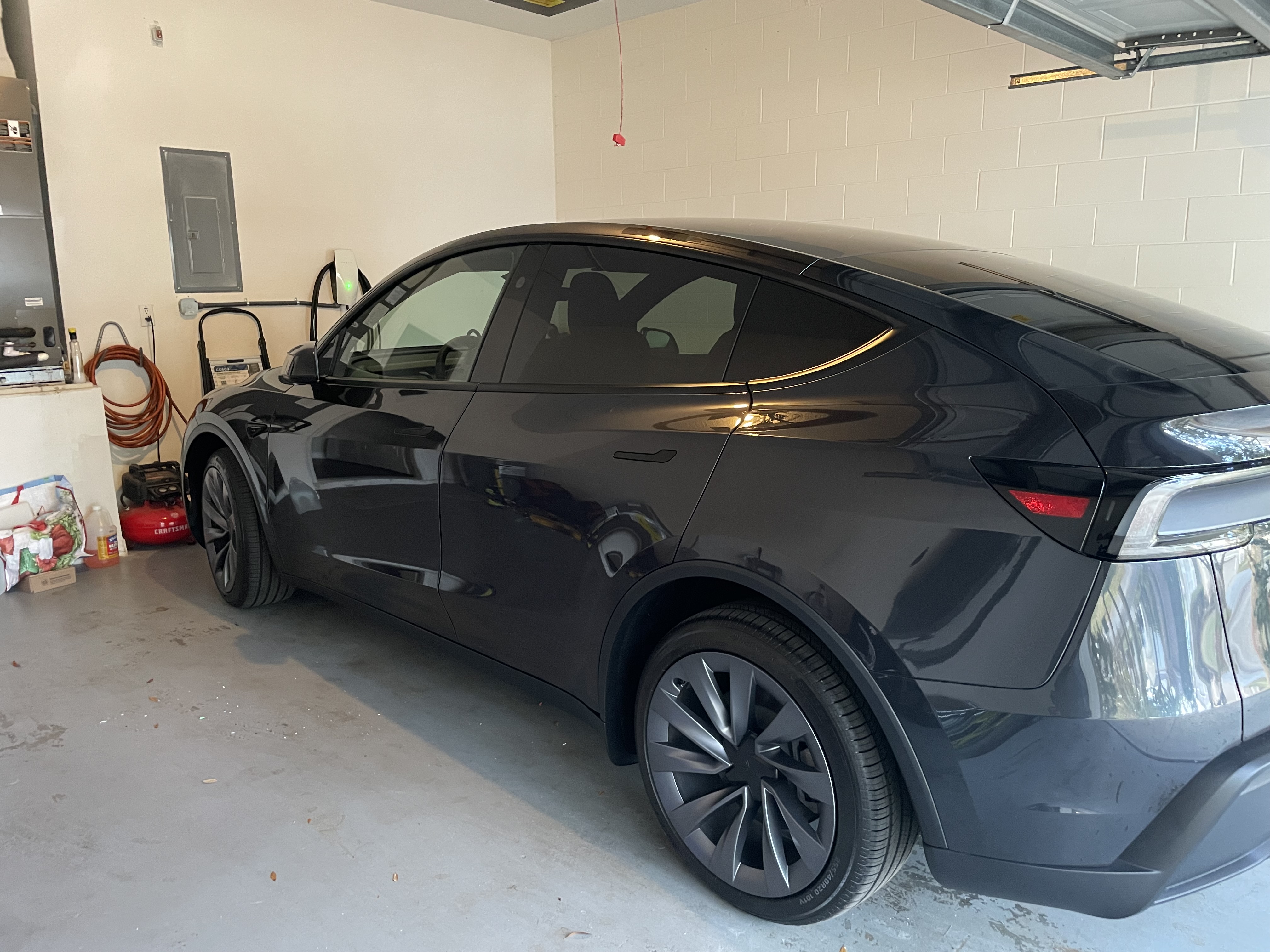 Used 2026 Tesla Model Y Long Range RWD image 3