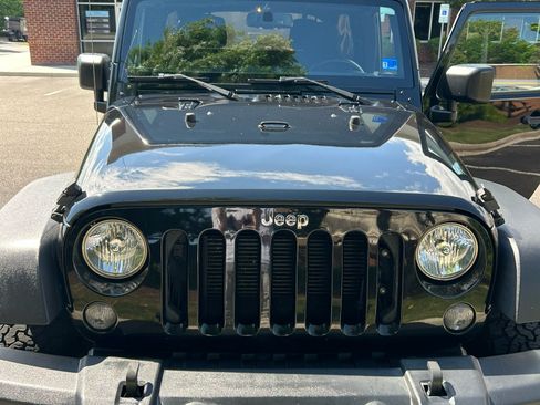 Used 2018 Jeep Wrangler Unlimited Sport S AWD/4WD image 2