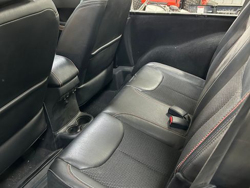 Used 2016 Jeep Wrangler Sahara image 16