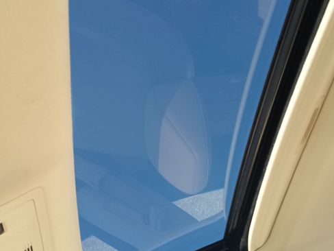 Used 2018 Lexus ES 350 w/ Luxury Package w/Wood Trim image 22