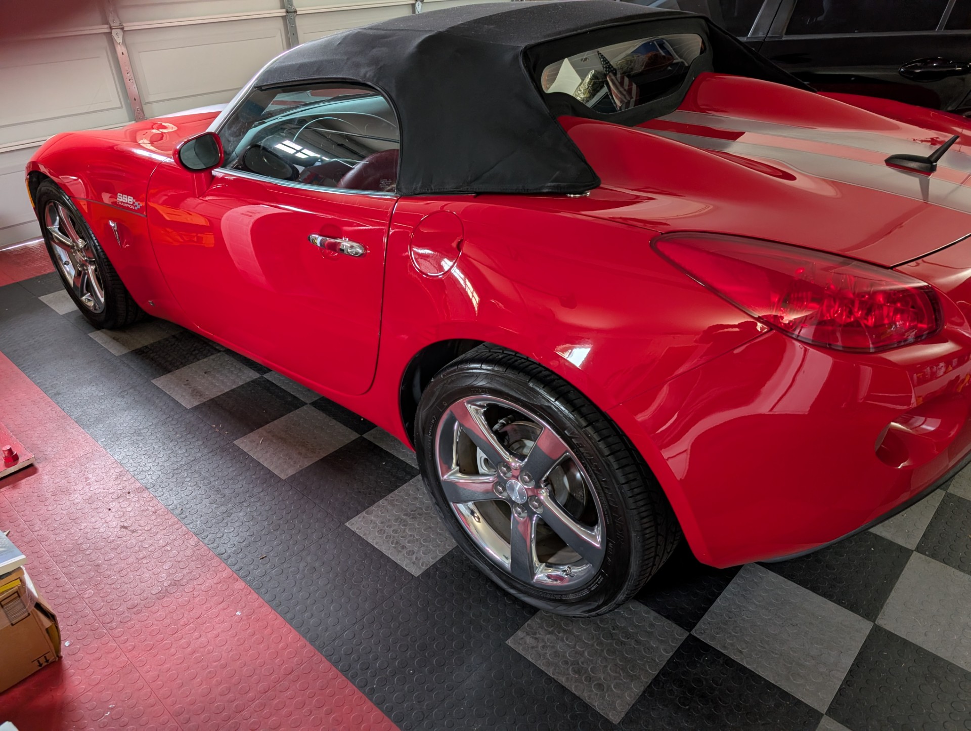 Used 2008 Pontiac Solstice Convertible RWD image 13