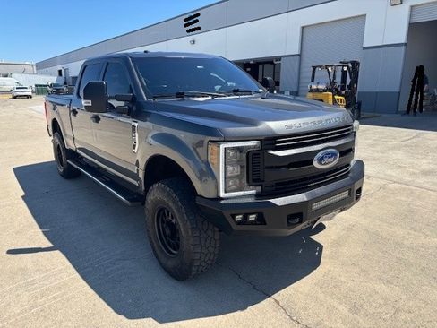 Used 2019 Ford F250 XLT w/ XLT Value Package image 6