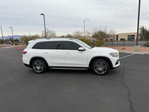 Used 2020 Mercedes-Benz GLS 450 4MATIC image 2