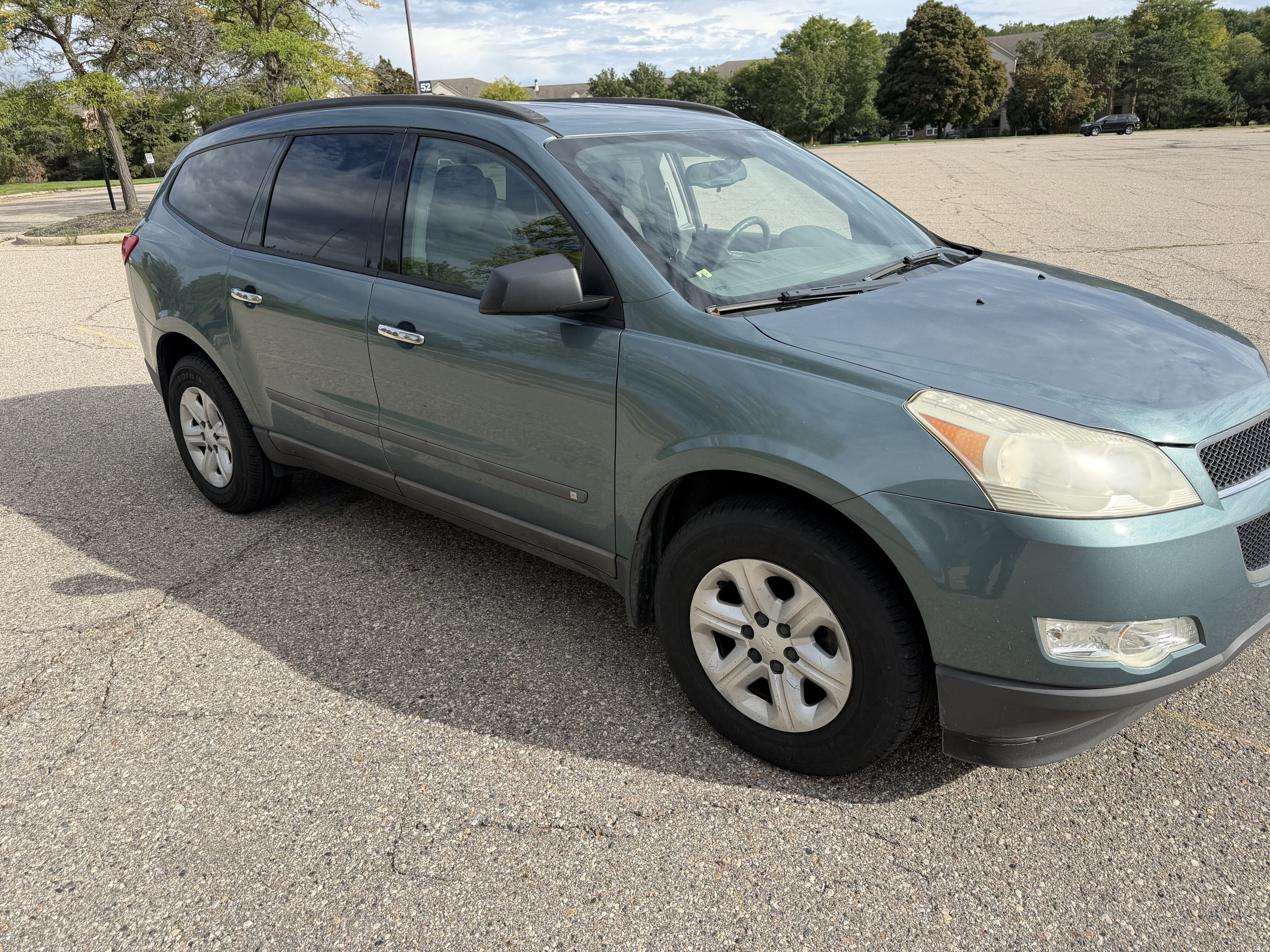 Used 2009 Chevrolet Traverse LS FWD image 4