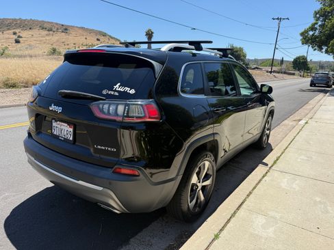Used 2019 Jeep Cherokee Limited AWD/4WD image 5
