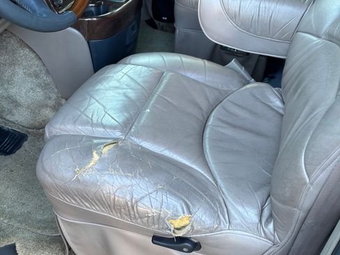 Used 1999 Chevrolet Express 1500 w/ Convenience Pkg RWD image 12