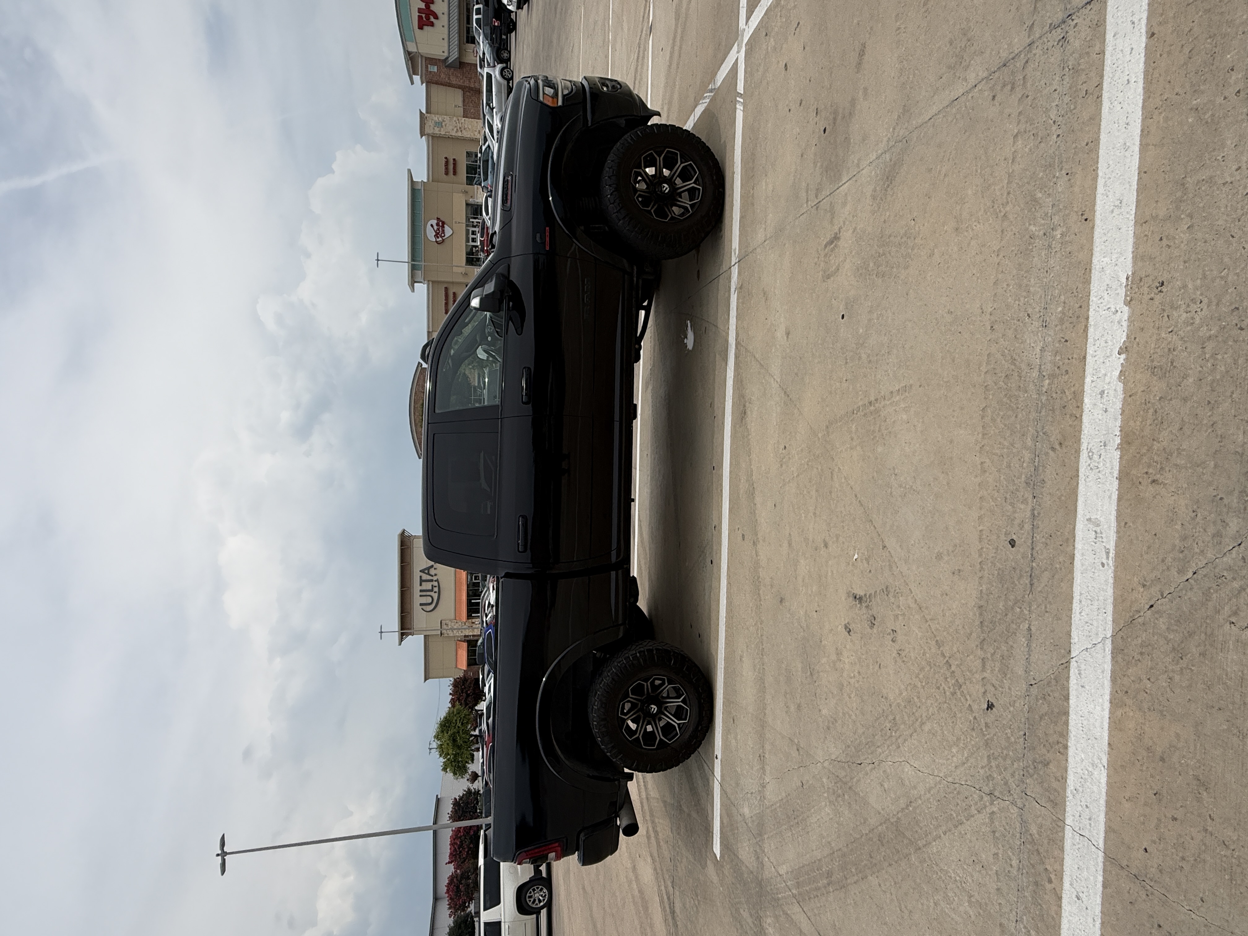 Used 2020 RAM 2500 Laramie w/ Night Edition AWD/4WD image 5