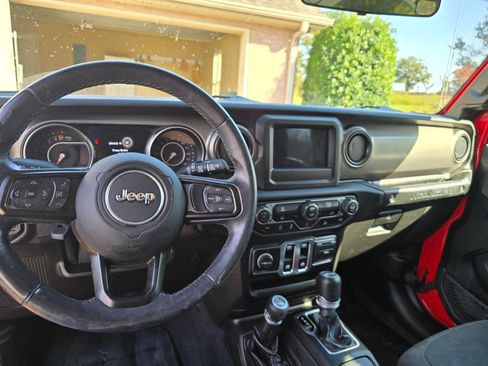Used 2019 Jeep Wrangler Sport image 5