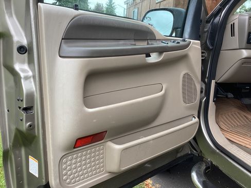 Used 2003 Ford F350 XLT image 10