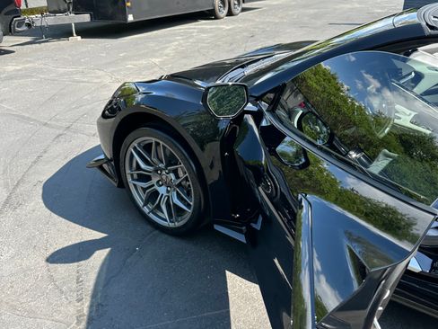 Used 2024 Chevrolet Corvette Z06 w/ Z07 Performance Package image 9