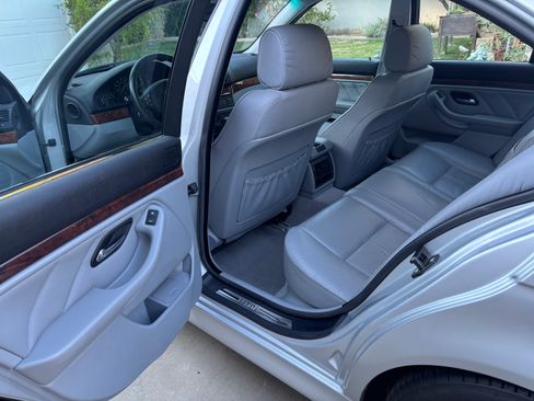 Used 2001 BMW 540i Sedan image 11