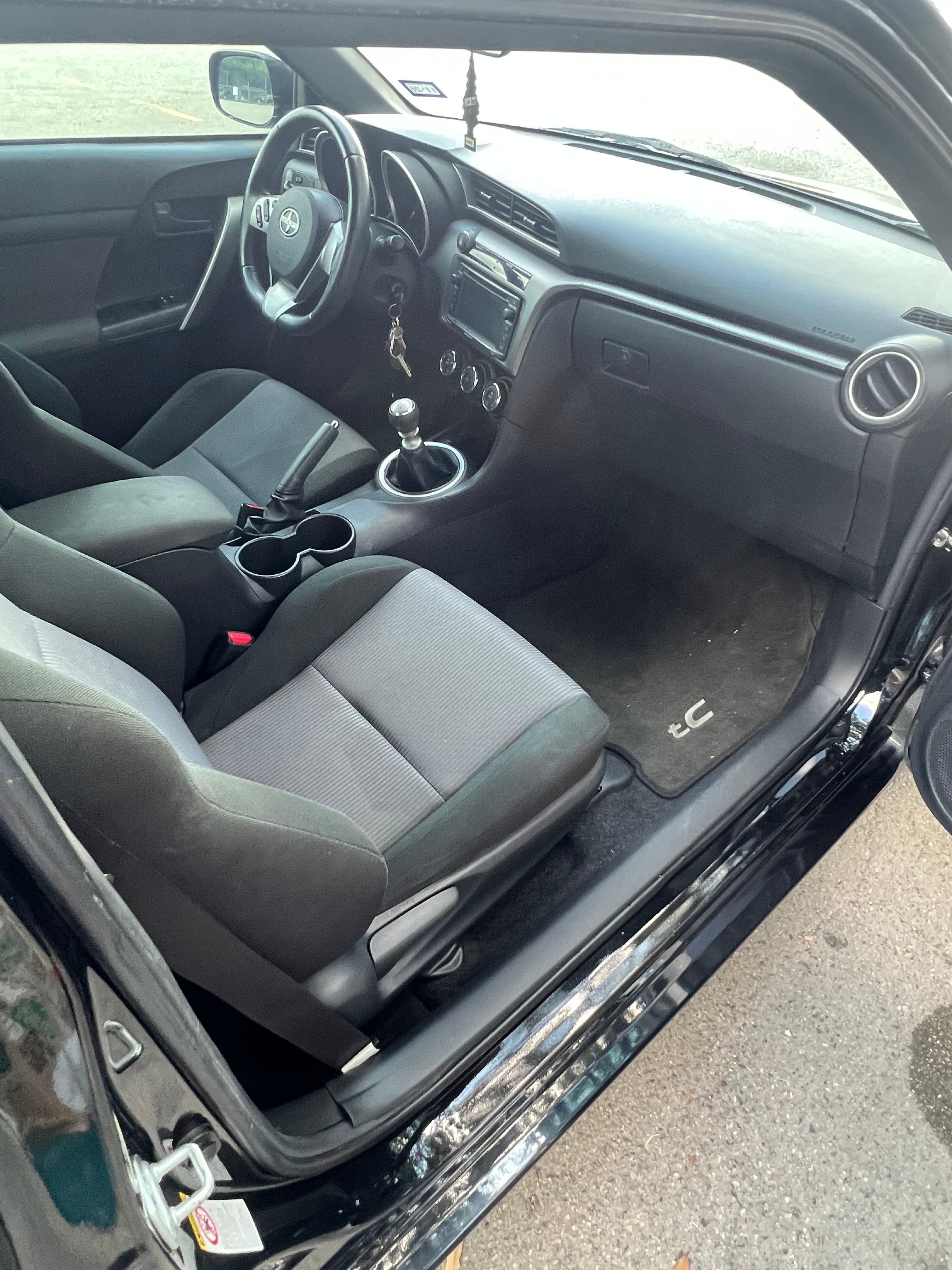 Used 2014 Scion tC FWD image 5