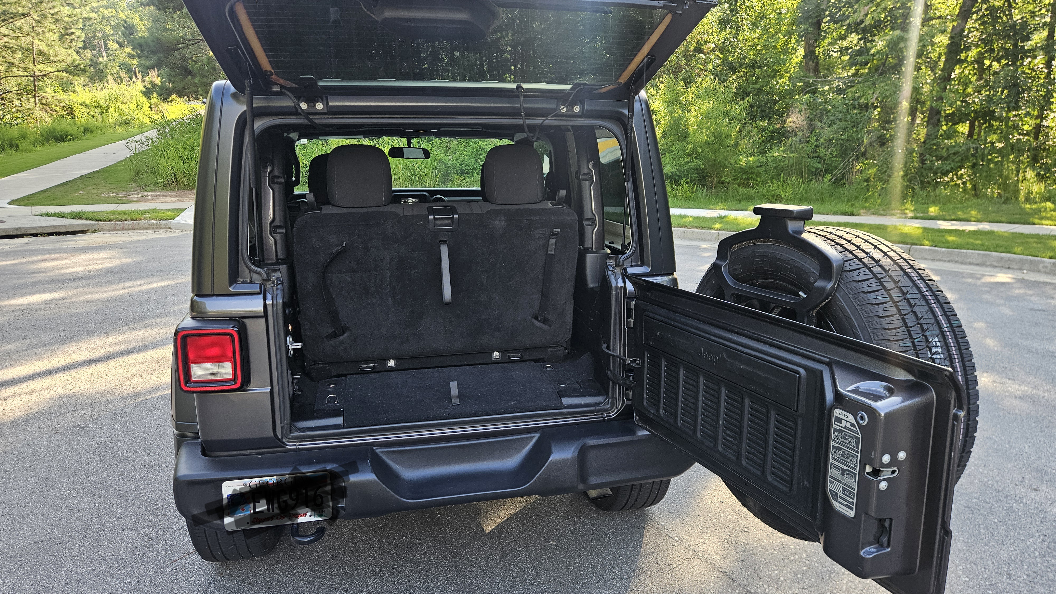 Used 2018 Jeep Wrangler Sport AWD/4WD image 8